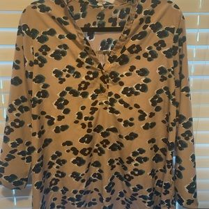 Maternity top with floral print